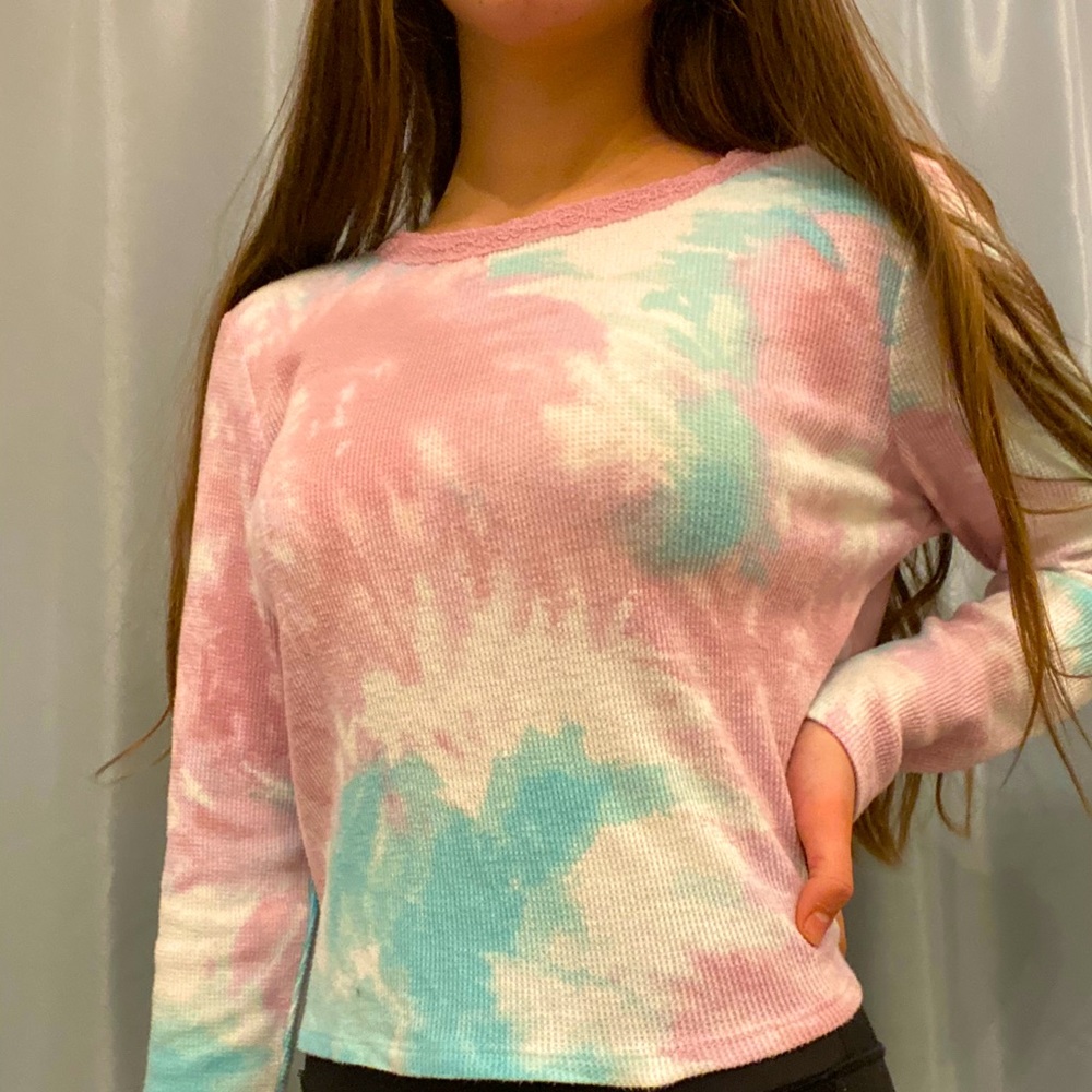 tie-dye long sleeve